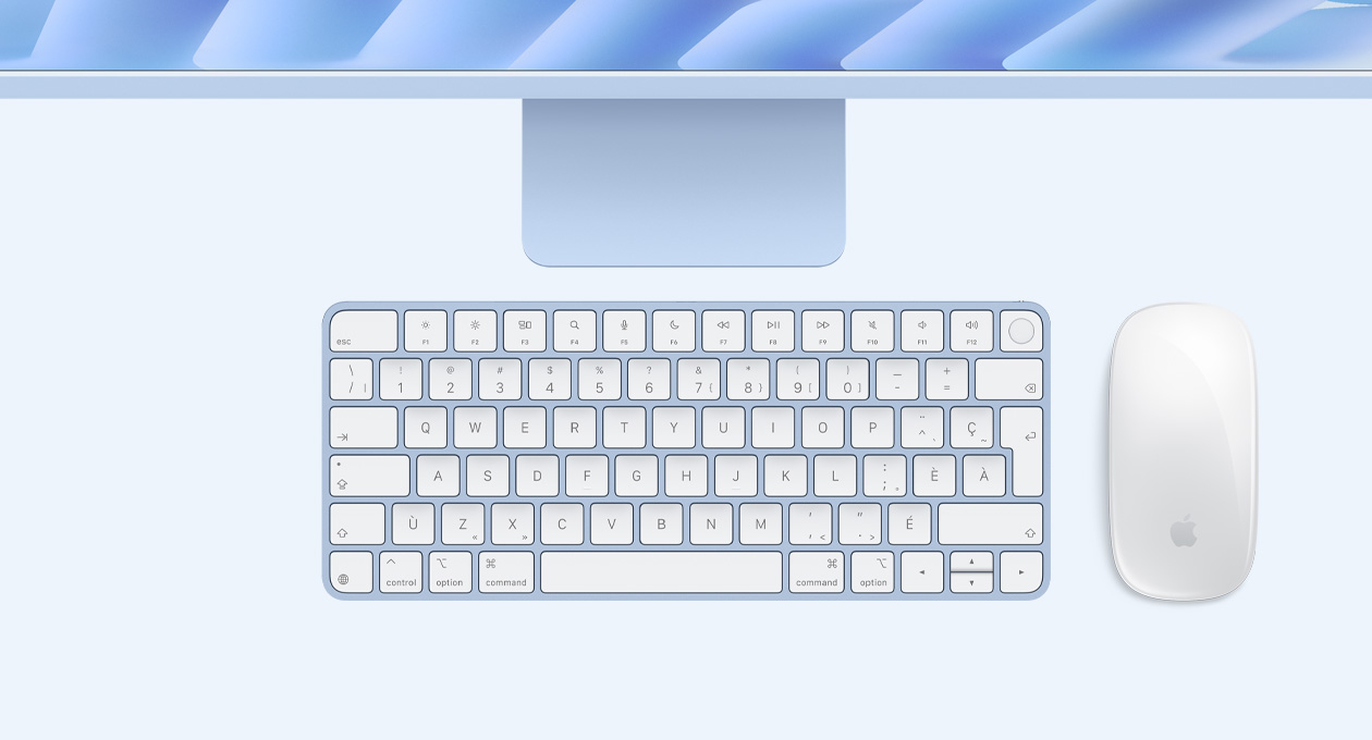 iMac, couleur bleue, vue du dessus, avec Magic Mouse et Magic Keyboard avec Touch ID