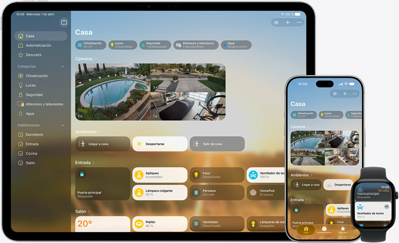 La app Casa en un iPad, un iPhone y un Apple Watch. Cada uno muestra el panel Mi Casa con las cámaras, la temperatura, los ambientes y los controles de los dispositivos.
