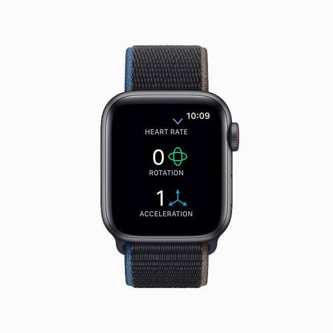 Apple Watch تعرض بيانات نبض قلب المستخدم في تطبيق NightWare.