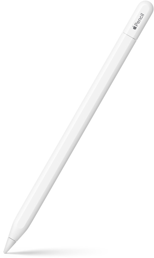 Apple Pencil USB‑C, изправен под ъгъл, с насочен надолу връх. Горната част е заоблена и показва мястото, където се отваря, за да се свърже с USB‑C кабел. В горната част е изобразено логото на Apple и името на продукта. В долната част е показан ефект на сянка.