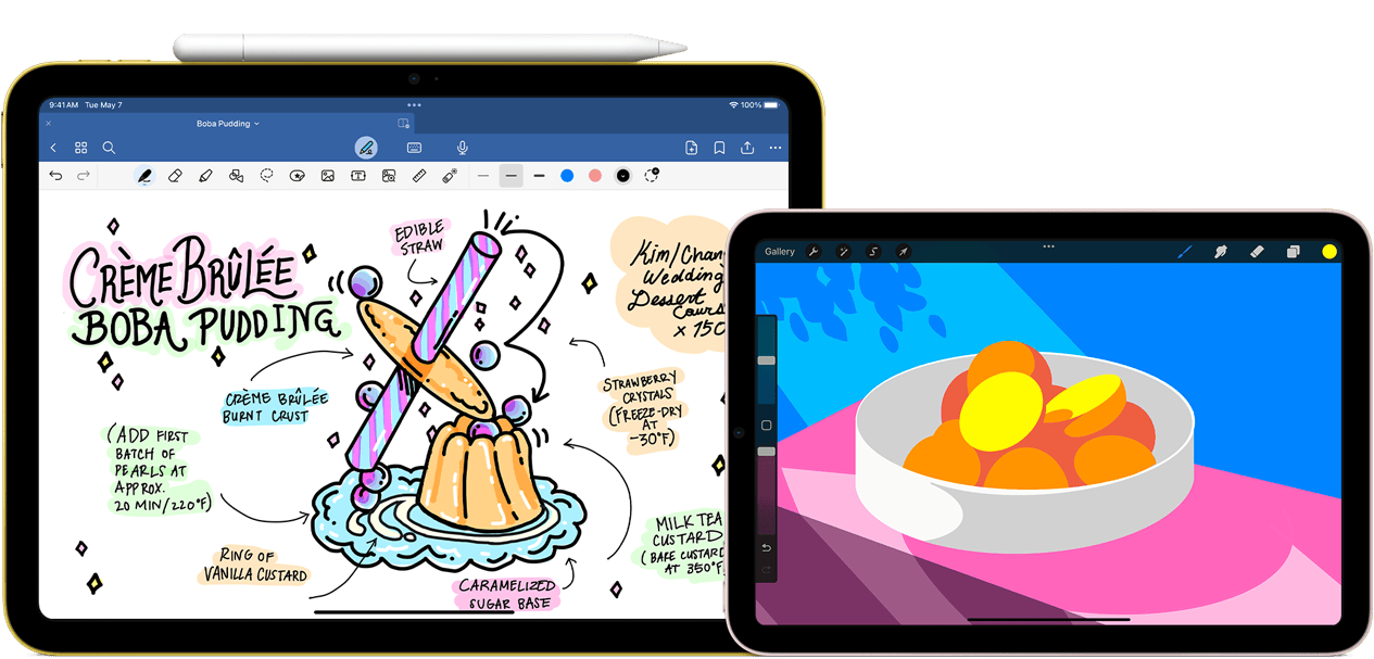 Вляво iPad 10-о поколение, хоризонтална ориентация, изобразяващ графика с бележки и рисунка, с прикачен Apple Pencil USB‑C отгоре. Вдясно iPad mini, хоризонтална ориентация, с цветна илюстрация, направена с ProCreate.