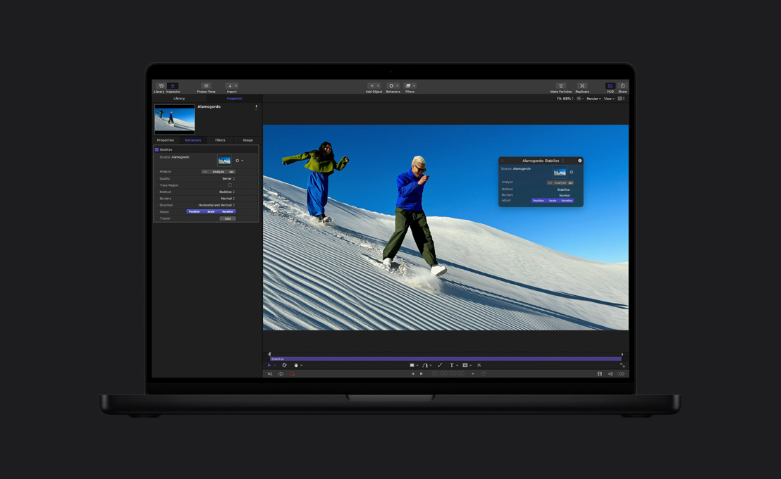 16 Zoll MacBook Pro, ein Paar läuft eine Sanddüne hinunter, Demo der Bildstabilisierung