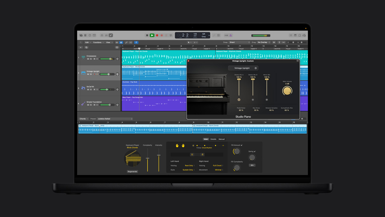 Schermo di un MacBook Pro 16 che mostra Synth Player, la finestra Vintage Upright: Custom con i controlli di Studio Piano è aperta; file per Crosswaves, Vintage Upright, SoCal Kit, Simple Foundation a sinistra, controlli di Keyboard Player Rhythmic Chords in basso