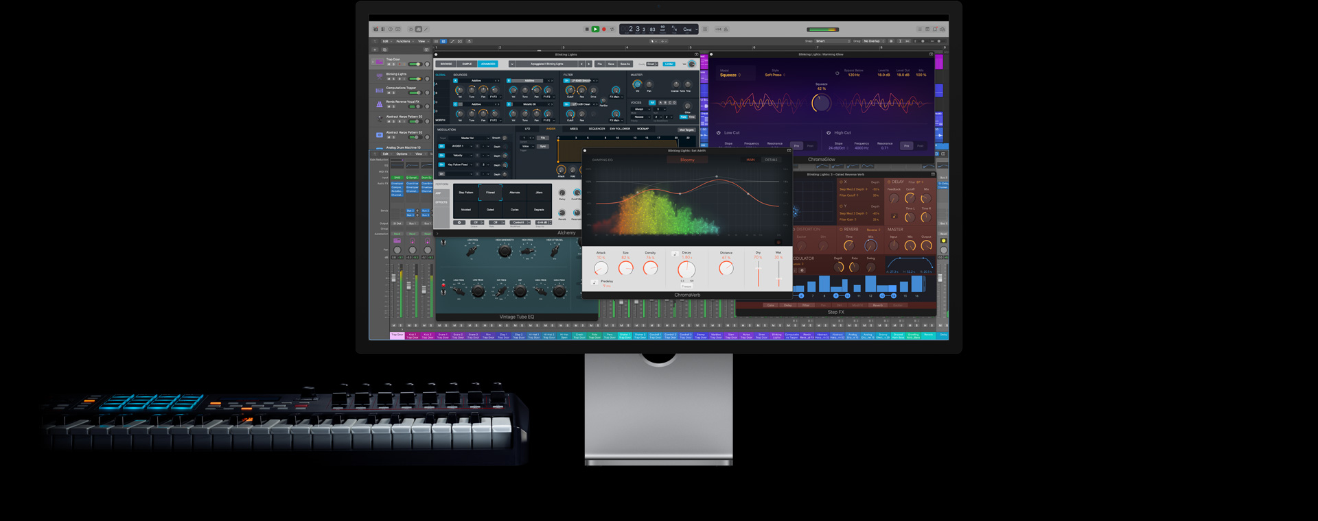 Mac Studio Display, schermo con i controlli di Logic Pro, tastiera in basso a sinistra
